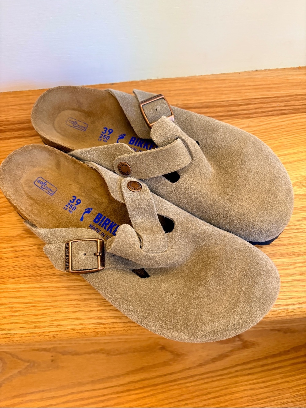 NWOT Birkenstock Boston Taupe Suede Soft Footbed Narrow EU 39 W8 - Picture 3 of 9